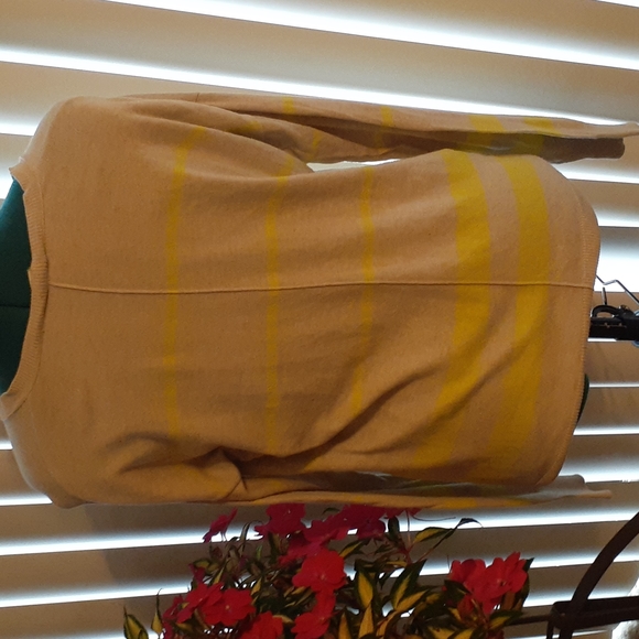 4/$20 GAP sweater - Picture 3 of 4